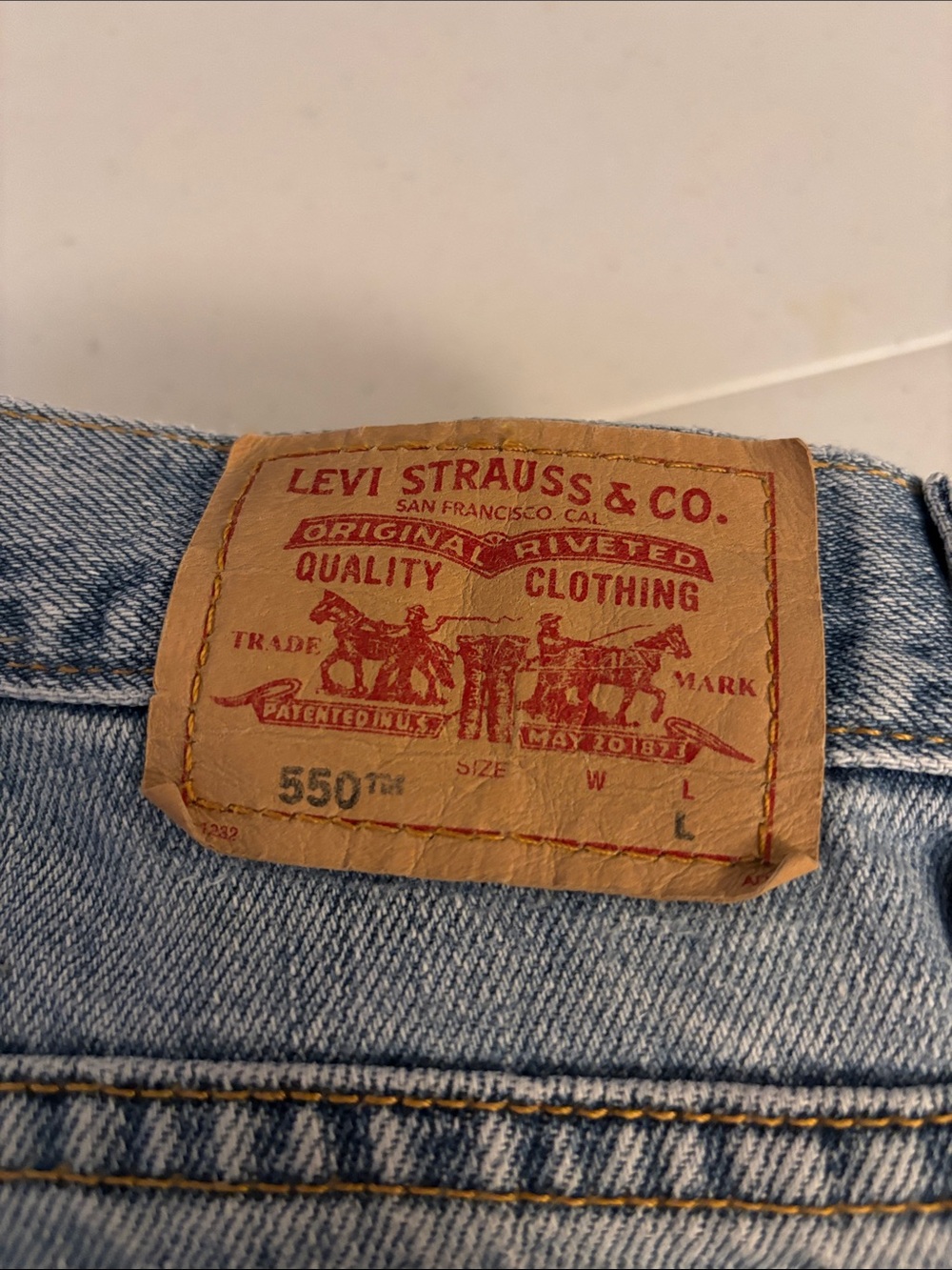 Levi's Light Blue Denim Jeans - Picture 2 of 3
